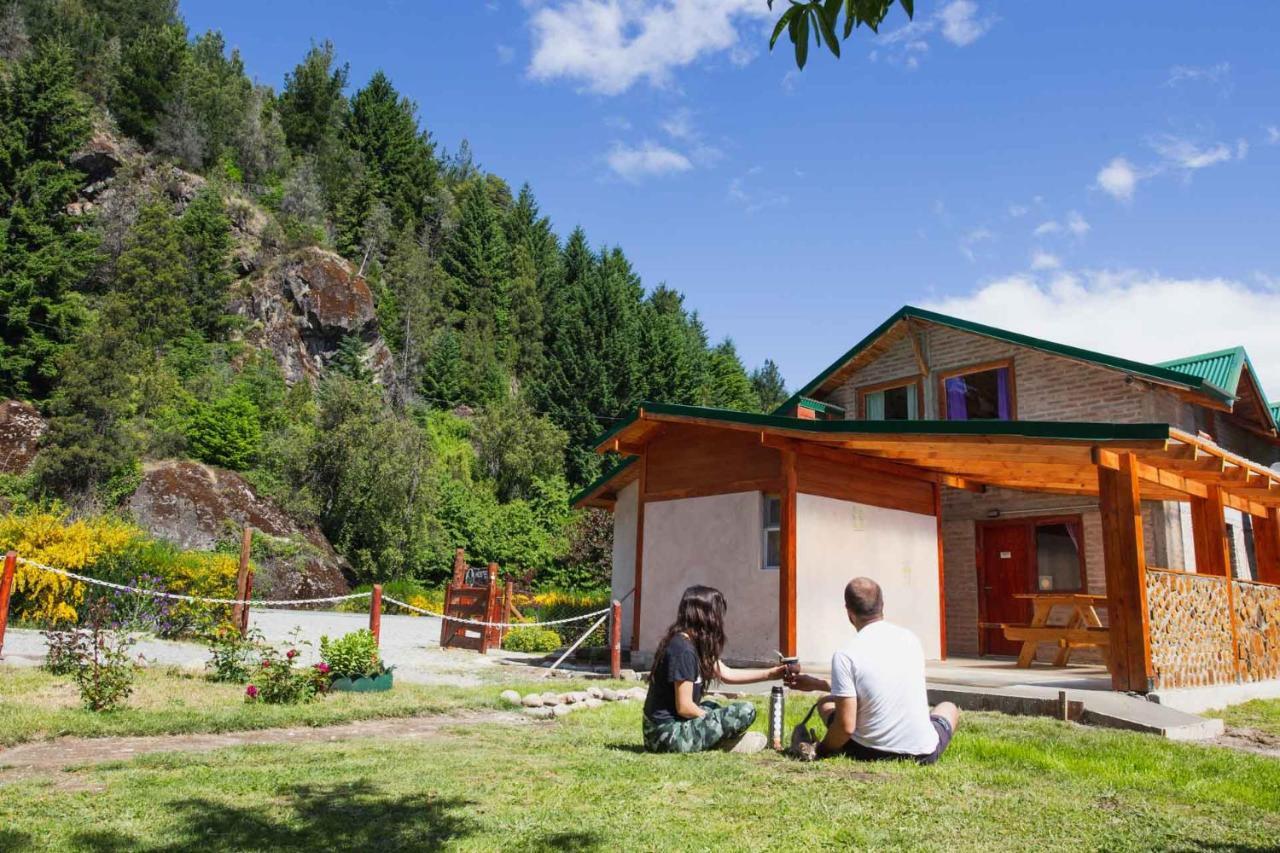 Huellas Hostel Lago Puelo Exteriör bild